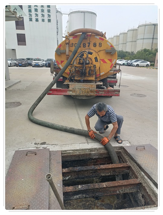 桥东隔油池清掏